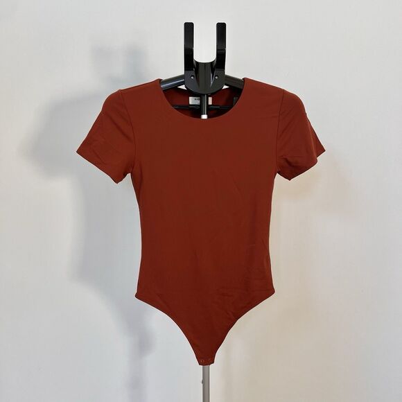 Aritzia Babaton Contour Women's Copper Rust Crewneck Short Sleeve Bodysuit Med - Picture 2 of 7